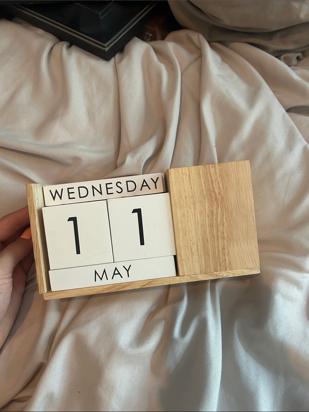 Wooden Perpetual Desk Calendar - White Date Tiles